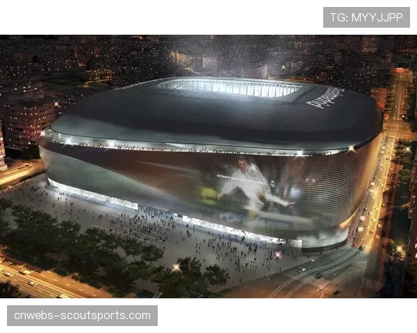 球迷航拍显示，伯纳乌球场改建工程已接近完工