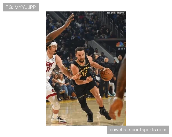 勇士队训练开放日：科尔重点演练应对对手“1-2-1-1”全场紧逼的破局战术。